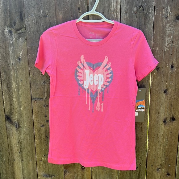 Jeep Tops - Women’s JEEP TSHIRT Official Jeep off-road pink short sleeve tee New with tags